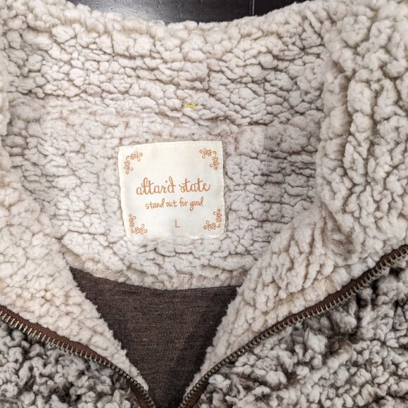 Altar'd State Sherpa Quarter Zip Size Large - Picture 3 of 3